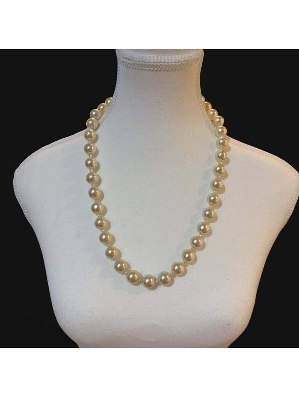 Vintage Graduated Faux Pearl Necklace